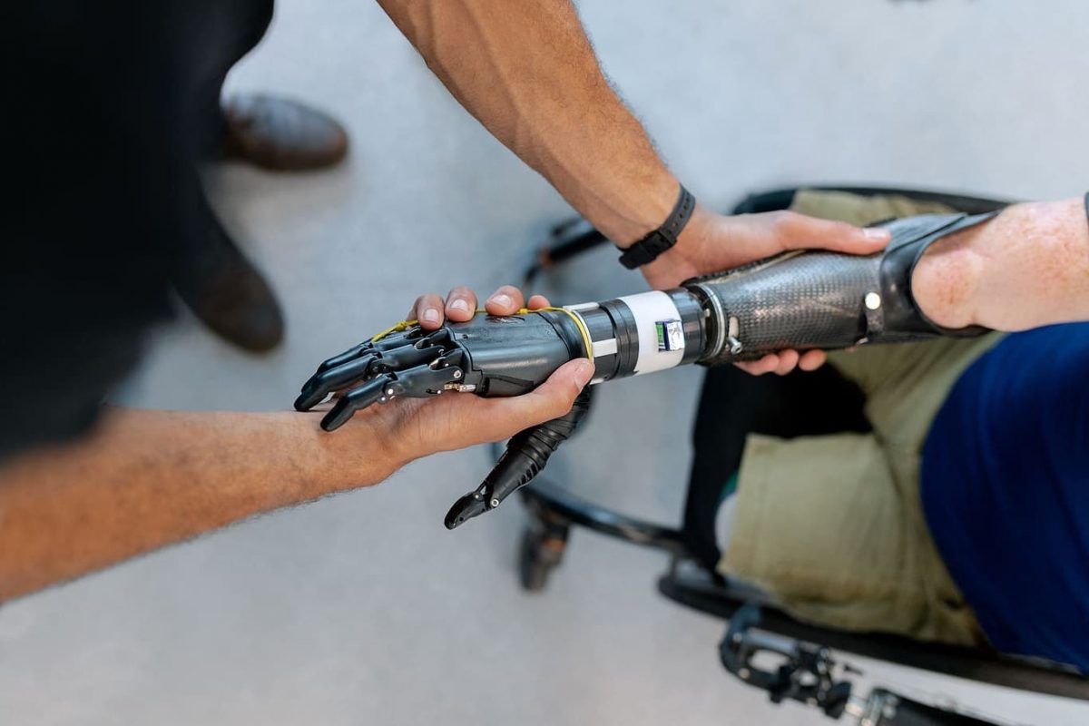 2020 breakthroughs: New electronic skin can feel pressure, temperature ...