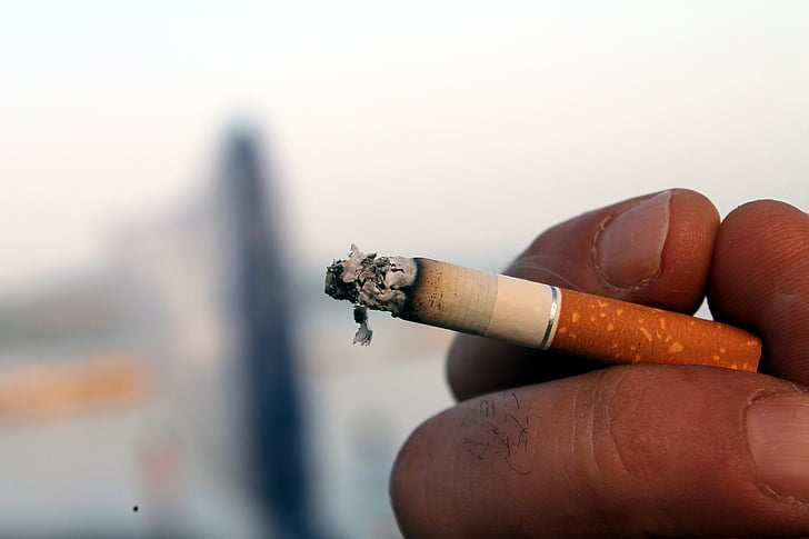 Sunak’s anti-smoking bill: all you need to know - The Courier Online